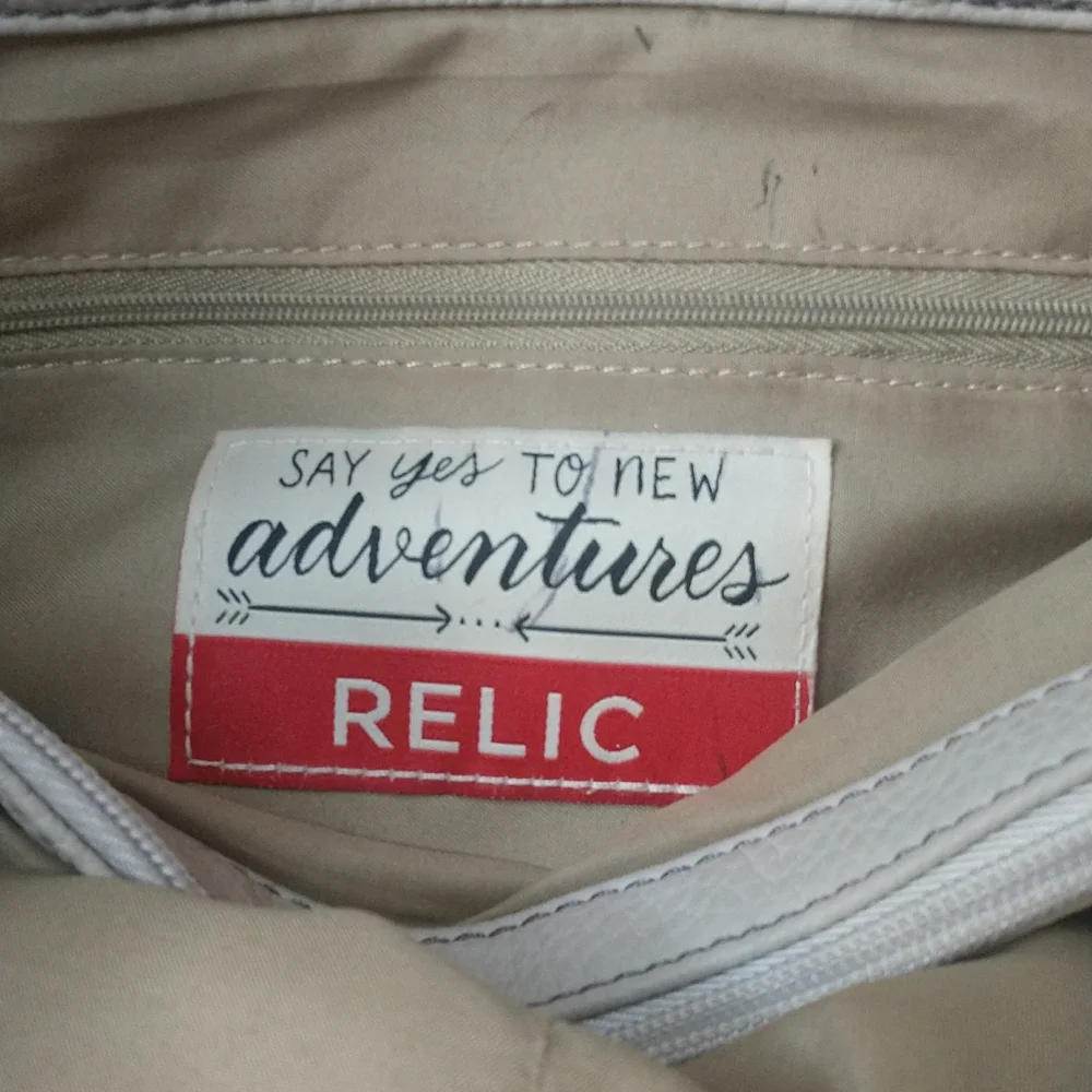 Relic large leather bag. Size  14x13